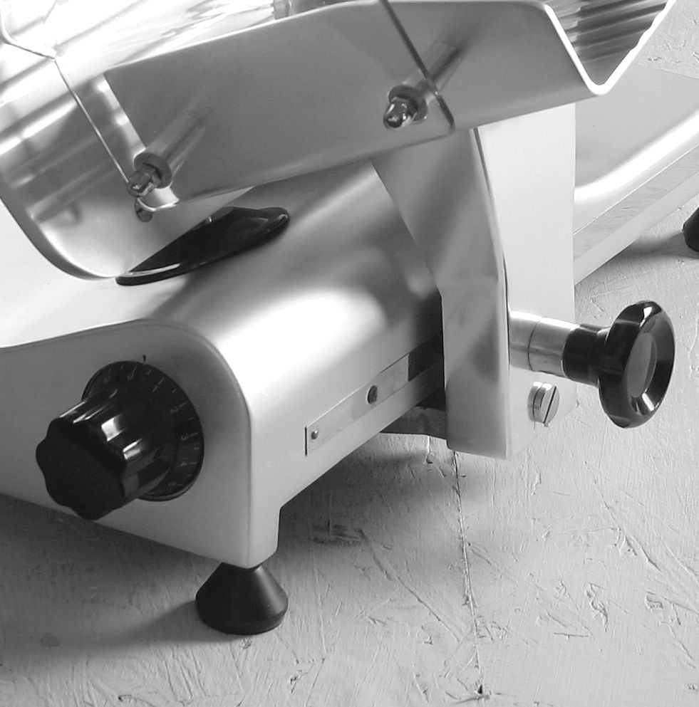 HENDI Profi Line slicer 195 with built-in sharpener, 416x400x(H)335mm