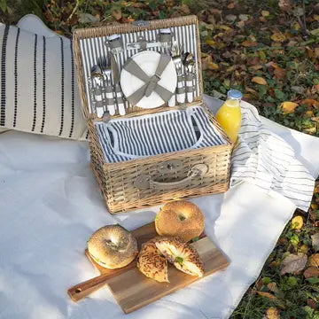 LIVOO Picnic basket for 4 wicker