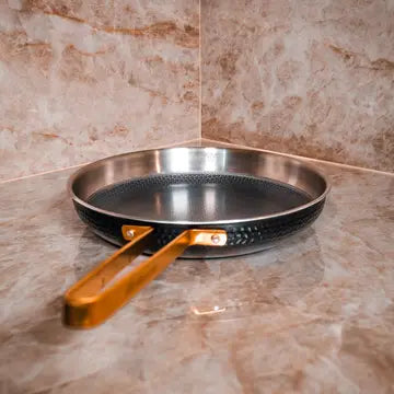 VARGEN & THOR Arvet XL 6-piece cookware set matte black with brass detail