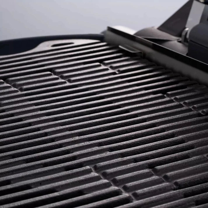 O-GRILL 600 Blue — Large Capacity Portable Gas Grill with Thermometer